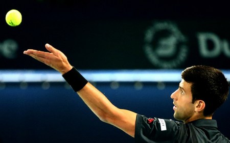 而是围绕 而是围绕